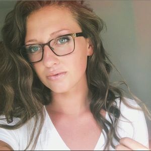 Meet your Posher, Brianne